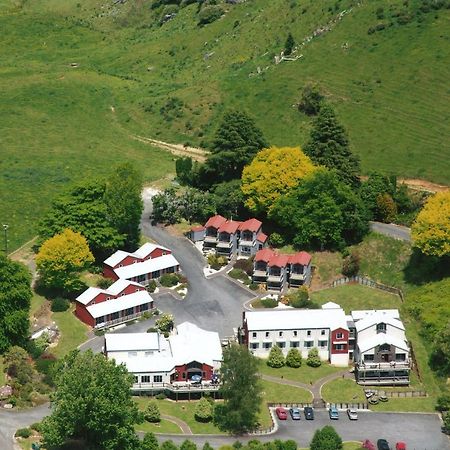 Waitomo Village Chalets Home Of Kiwipaka Waitomo Caves Kültér fotó