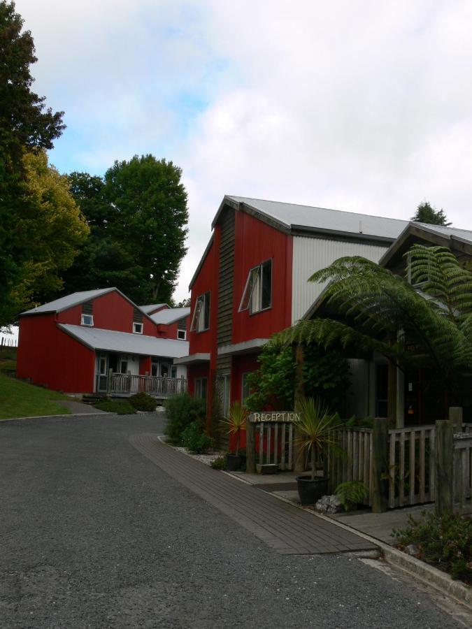 Waitomo Village Chalets Home Of Kiwipaka Waitomo Caves Kültér fotó